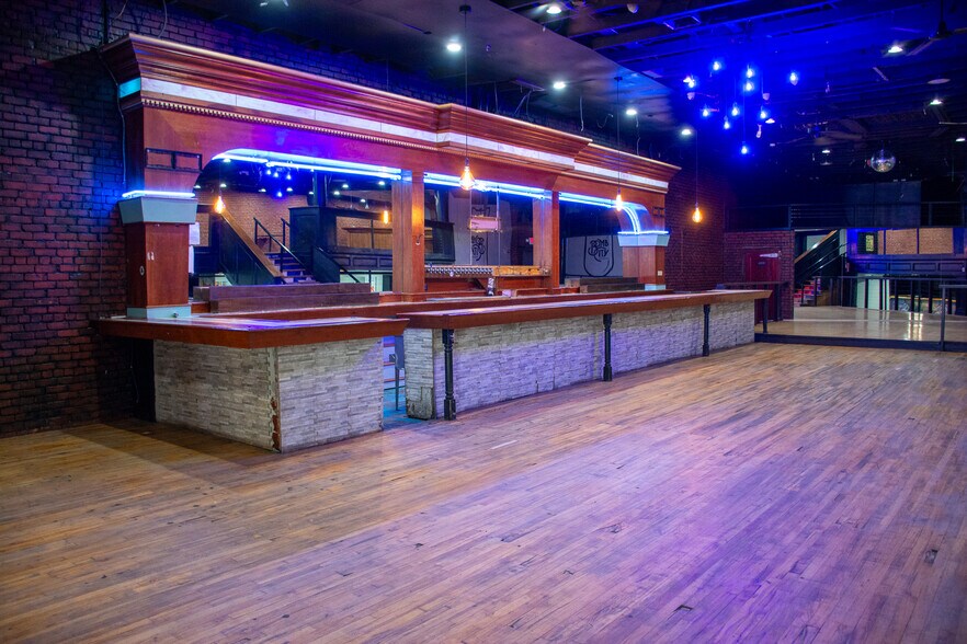More Photos Of 715 S Polk St, Amarillo Bar For Lease