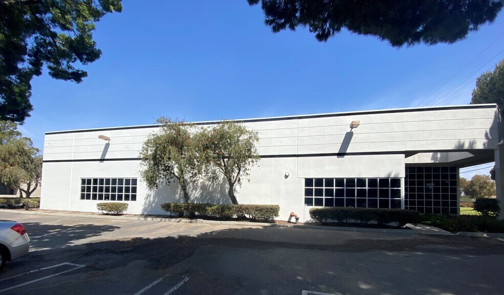 More Photos Of 1741 Fiske Pl, Oxnard Warehouse For Sale