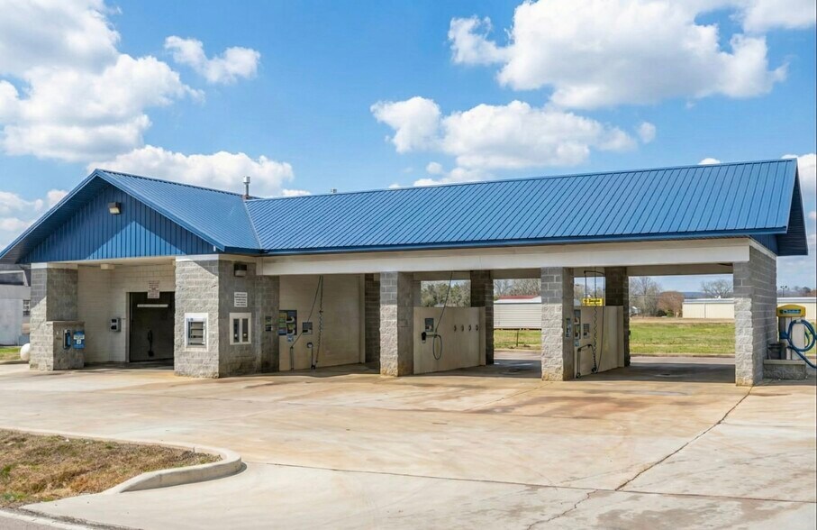 Primary Photo Of 9107 Ooltewah-Georgetown Rd, Ooltewah Carwash For Sale