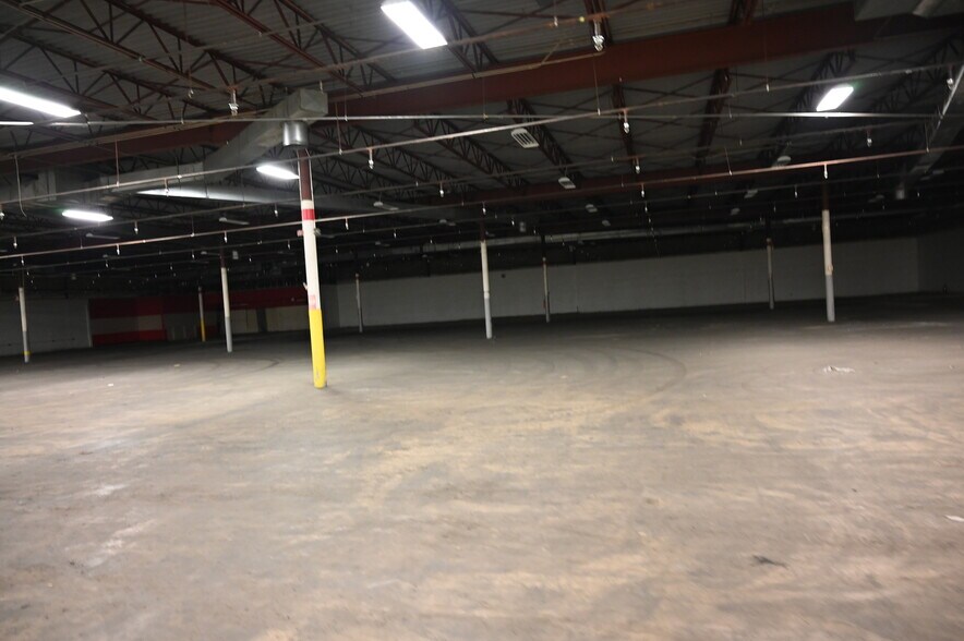 More Photos Of 2300 Claremont Ave, Ashland Storefront For Sale