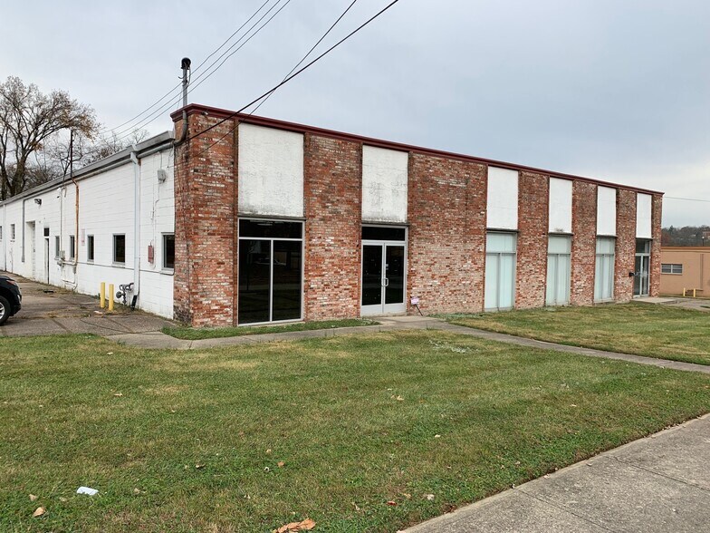 More Photos Of 70-80 Novner Dr, Woodlawn Warehouse For Lease