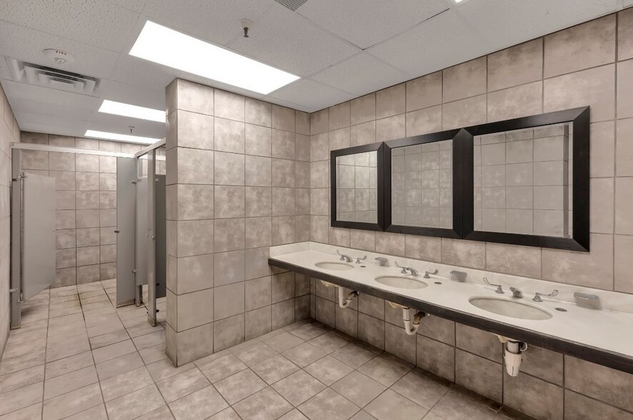 More Photos Of 1001 Ed Rutherford Dr, Greenville Manufacturing For Lease