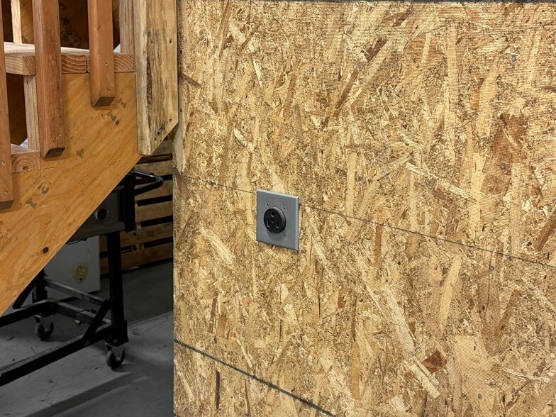 More Photos Of 1900 N 200 E, Spanish Fork Warehouse For Lease