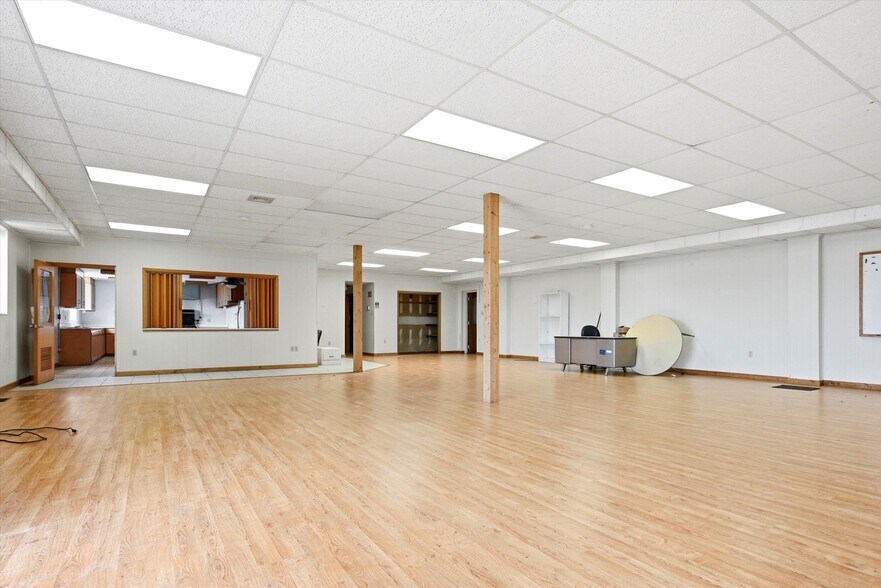 More Photos Of 105 Goldenrod Ave, Ozawkie Industrial For Sale