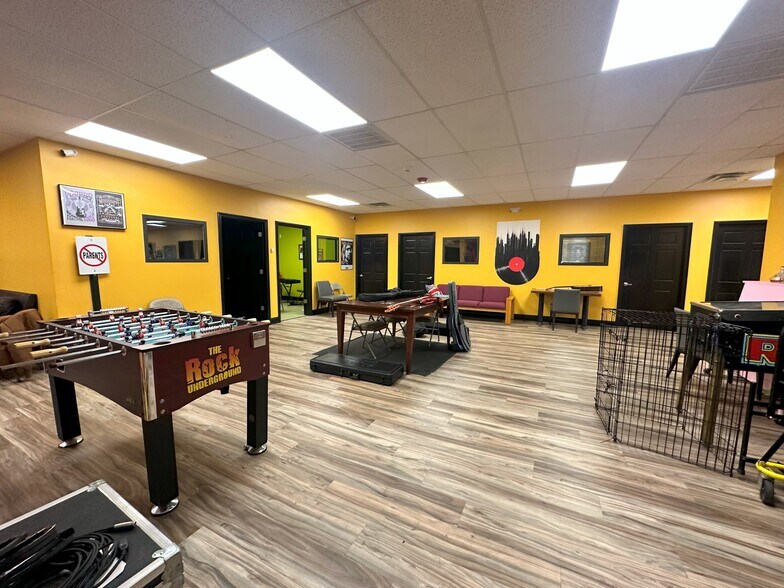 More Photos Of 15-17 Oak St, Patchogue Office Residential For Sale