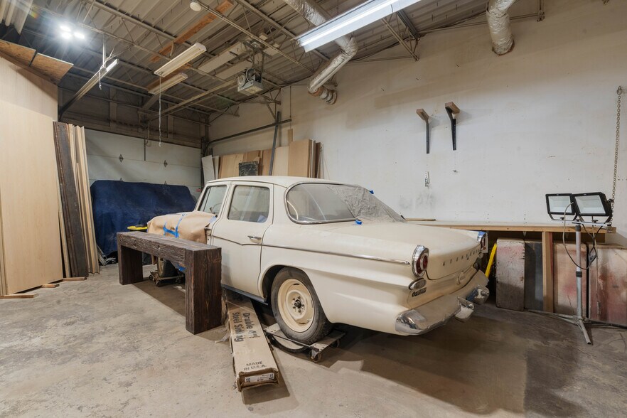 More Photos Of 1510 Hughitt Ave, Superior Manufacturing For Sale