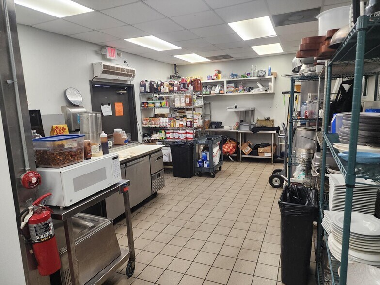 More Photos Of 309 Oak Dr, Lexington Restaurant For Sale