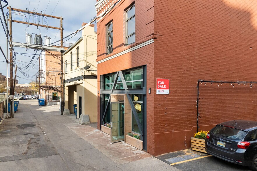 More Photos Of 125 1/2 W Main St, Missoula Office Residential For Sale