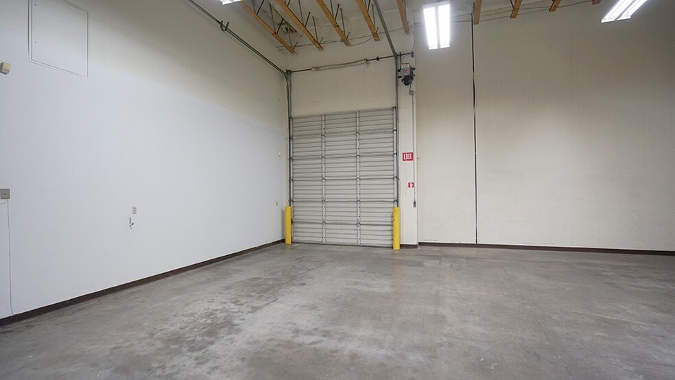 More Photos Of 2259-2265 Judson St SE, Salem Warehouse For Lease