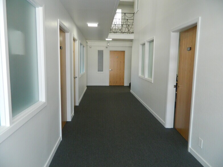 More Photos Of 1336 N Carolan Ave, Burlingame Warehouse For Lease