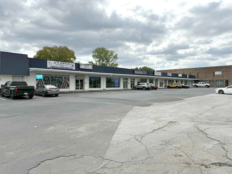 More Photos Of 1815 6th Ave SE, Decatur General Retail For Lease