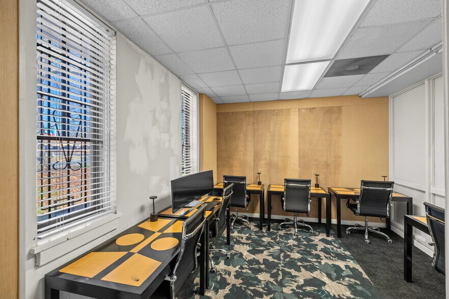 More Photos Of 325 Candler Rd, Atlanta Coworking Space