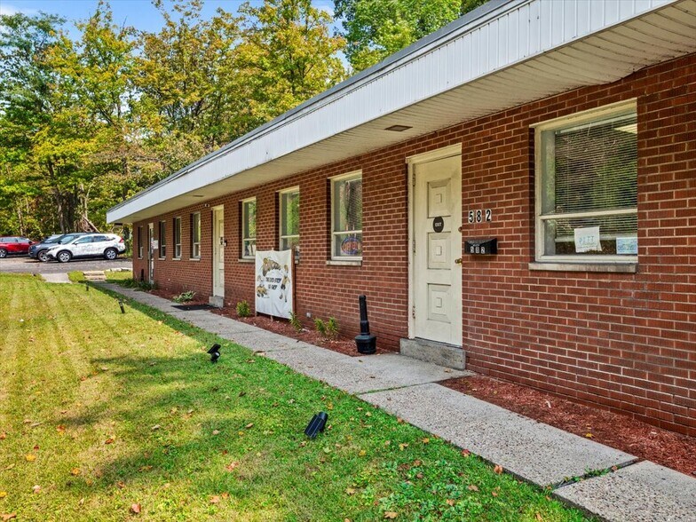 More Photos Of 584 Brown Ave, Turtle Creek Office For Sale