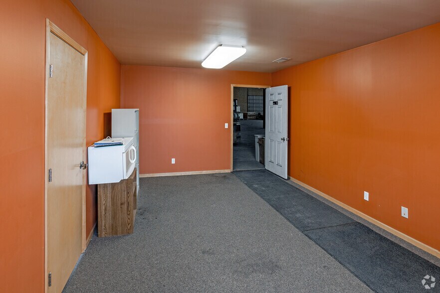 More Photos Of 7402 Ridgewood Rd, Saint Cloud Unknown For Lease