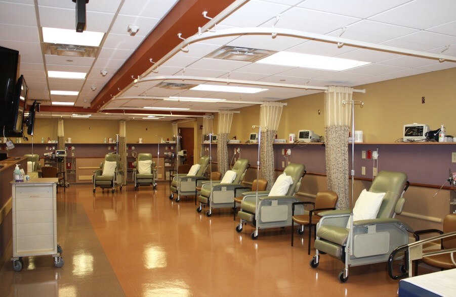 More Photos Of 250 Fame Ave, Hanover Medical For Lease