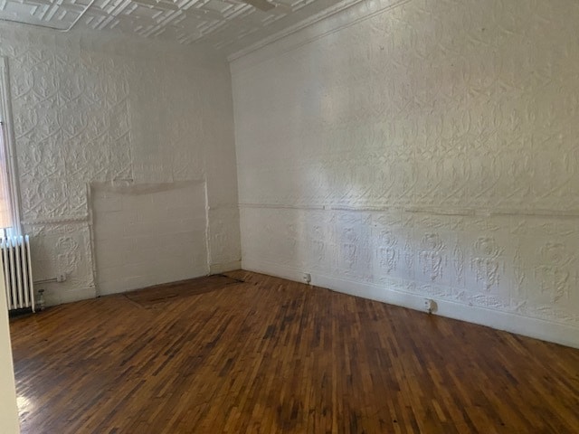 Primary Photo Of 466 Seneca Ave, Ridgewood Apartments For Lease