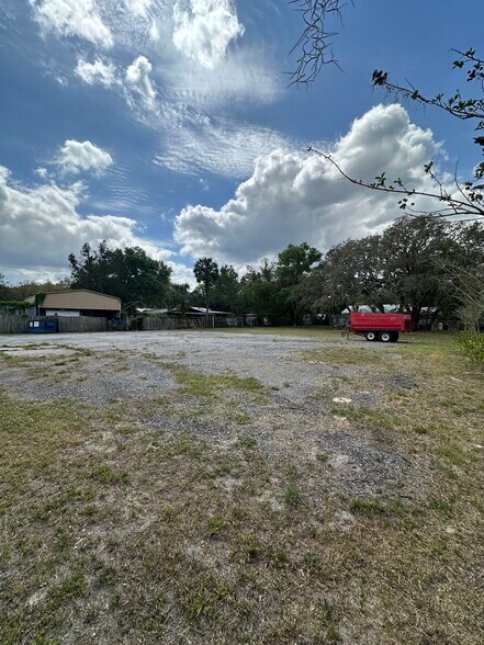 More Photos Of 3956 N US Highway 17, Deland Flex For Sale