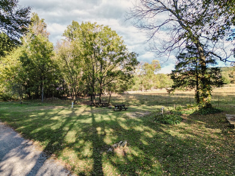 More Photos Of 78 Pebble Mountain Cir, Chuckey Trailer Camper Park For Sale