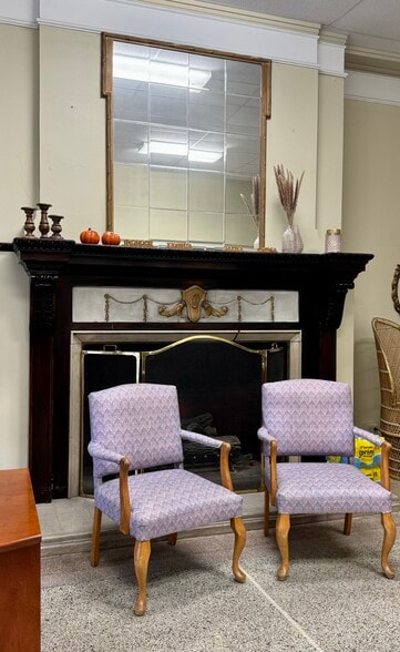 More Photos Of 118 E Court St, Paris Hotel For Sale