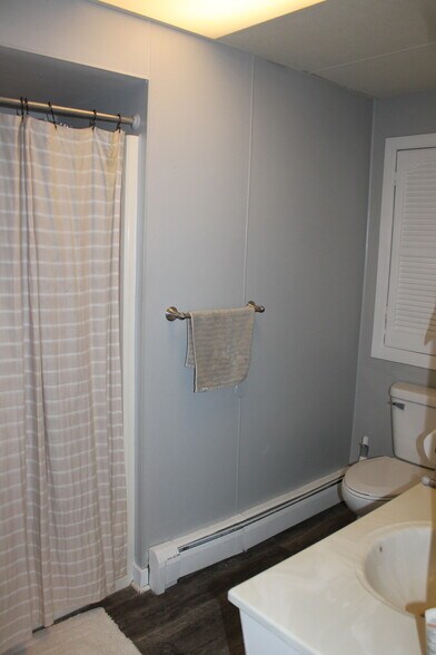 More Photos Of 100 Railroad, Leland Apartments For Sale