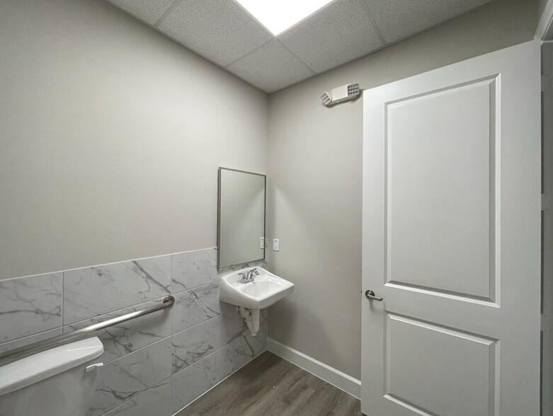 More Photos Of 3129 Kingsley Dr, Pearland Medical For Sale