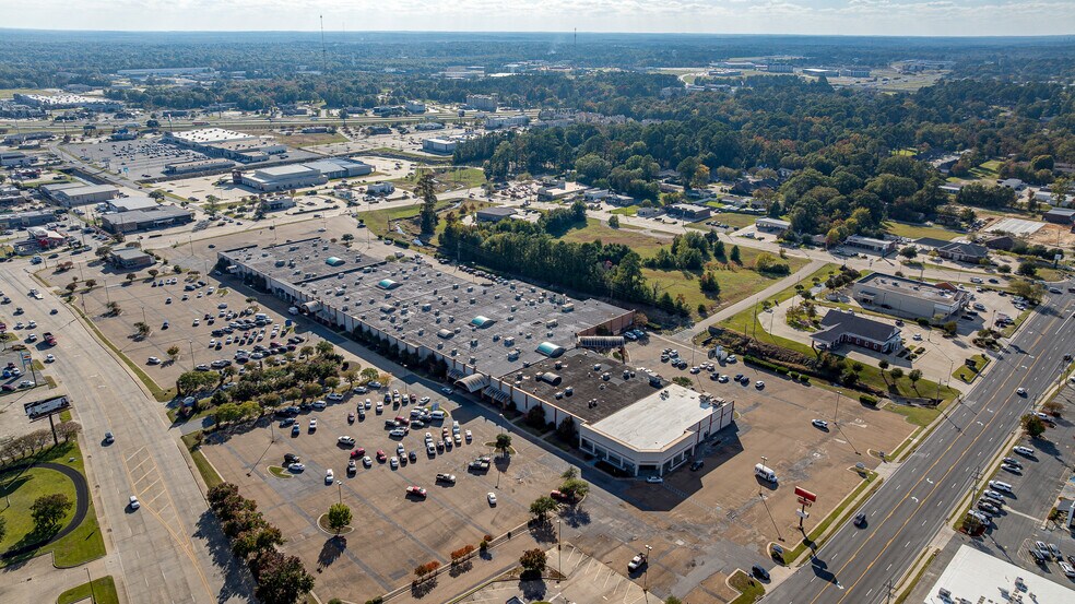 More Photos Of 102 Thomas Rd, West Monroe Medical For Sale