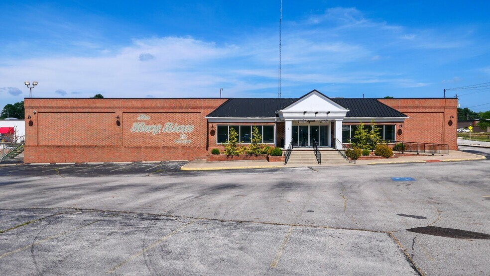 More Photos Of 50 Southeast Ave, Tallmadge Freestanding For Sale