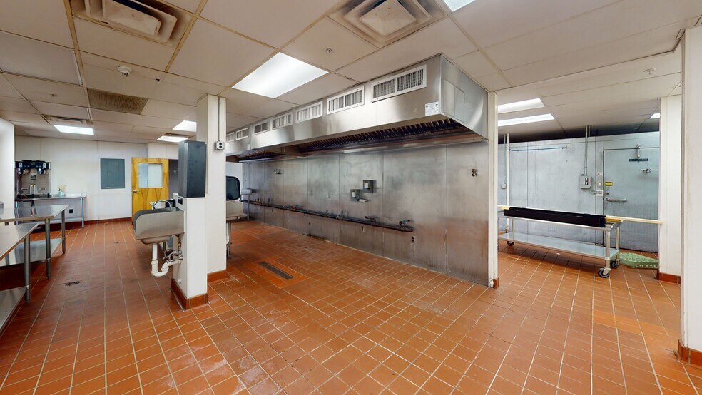 More Photos Of 21 Front St, Manchester Sports And Entertainment For Lease