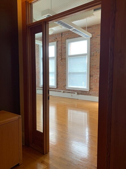 More Photos Of 7826 Leary Way NE, Redmond Office For Lease