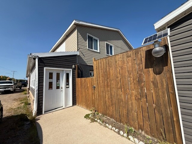 More Photos Of 2551 Petawawa Blvd, Petawawa Freestanding For Sale