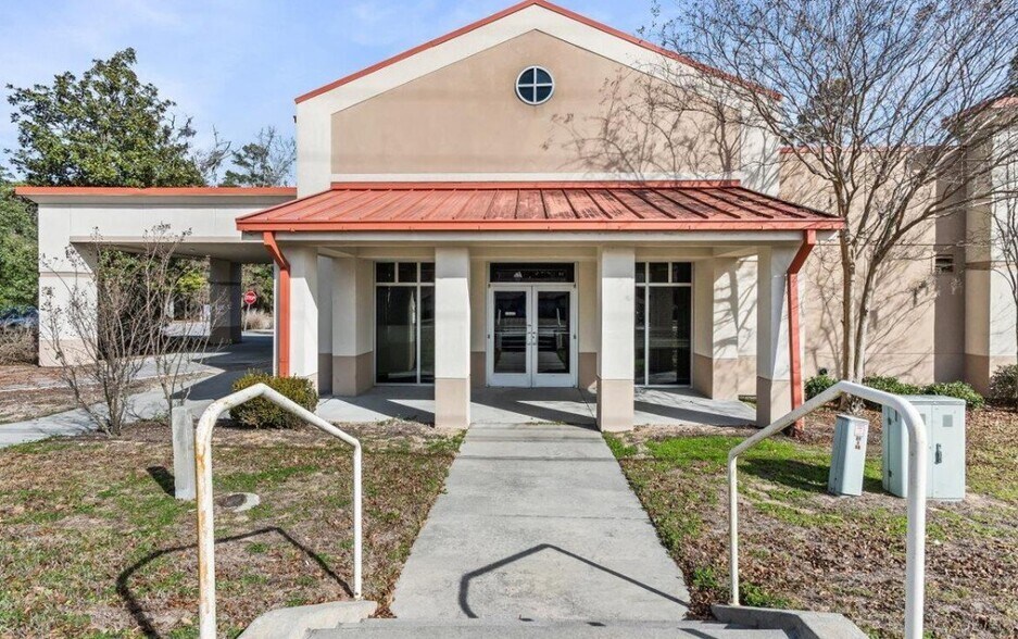 More Photos Of 8 Presnell Cir, Beaufort Medical For Sale