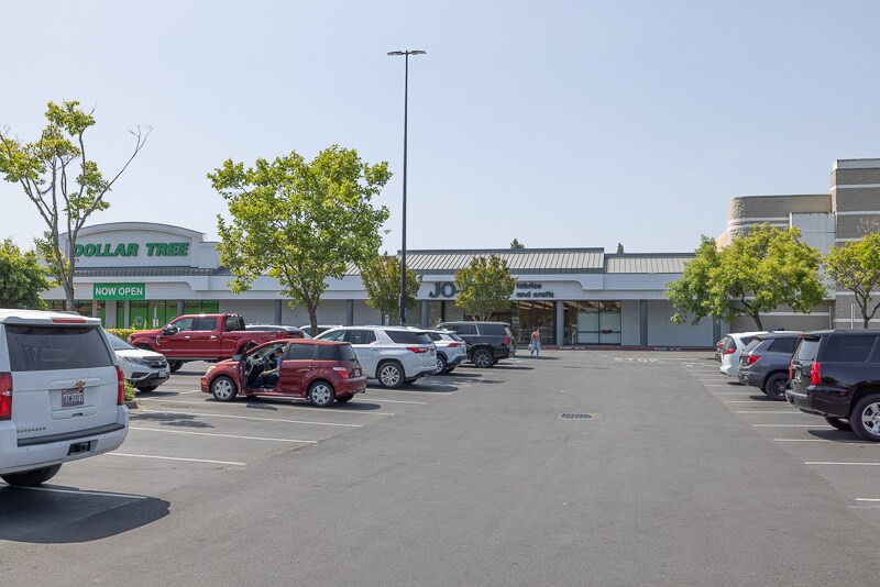 More Photos Of 425 Rohnert Park Expy W, Rohnert Park Freestanding For Lease