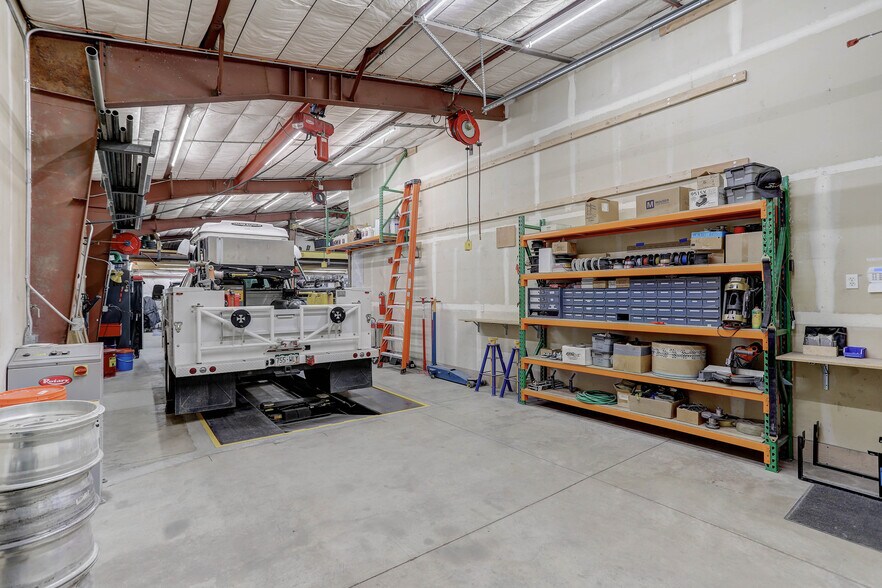 More Photos Of 920 W Mississippi Ave, Denver Warehouse For Sale