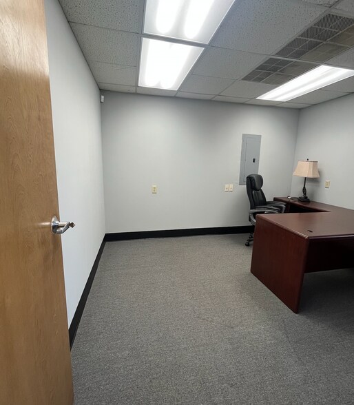 More Photos Of 1155 Rogers Bridge Rd, Duncan Industrial For Lease