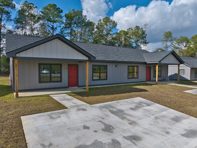 More Photos Of 240 Sunset Cir, Moultrie Apartments For Sale