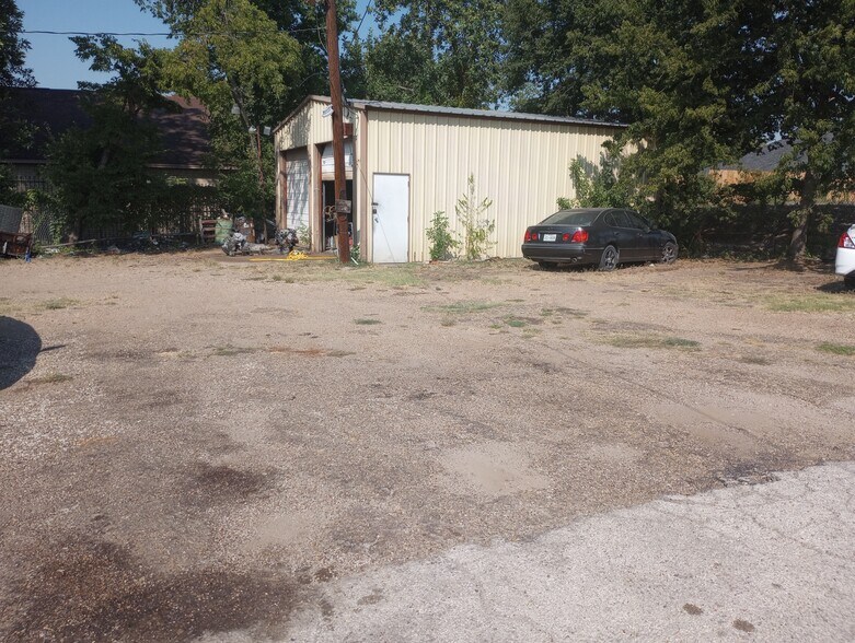 More Photos Of 4123 S Lancaster Rd, Dallas Office For Sale