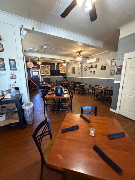 More Photos Of 1213 Ridge Rd, Lackawanna Restaurant For Sale