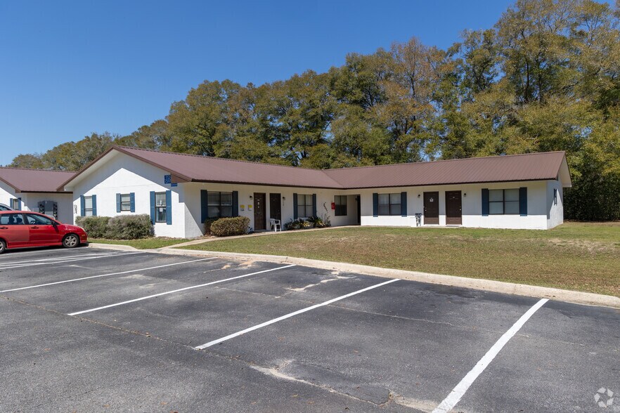 More Photos Of 125 N Davis Ln, Defuniak Springs Apartments For Sale