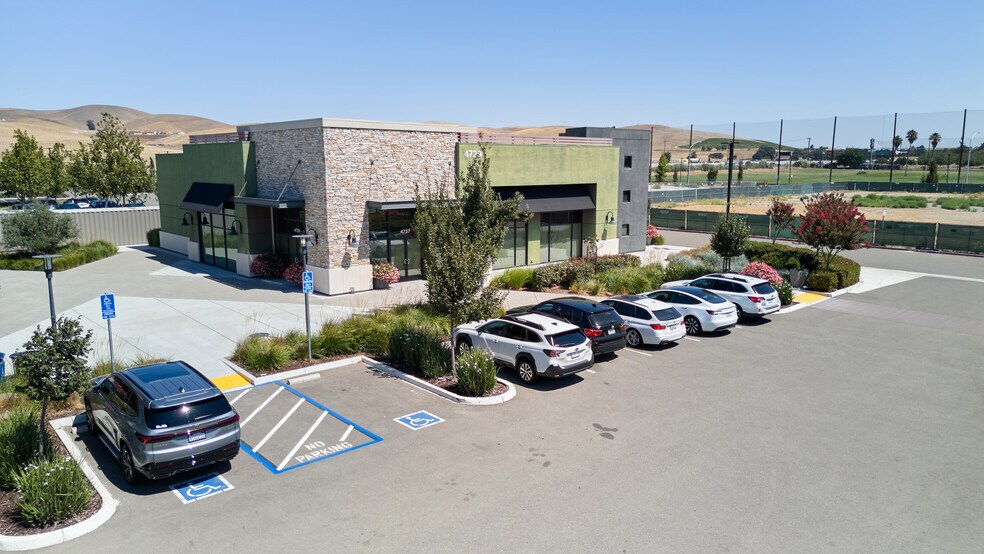 More Photos Of 4705-4729 Livermore Outlets Dr, Livermore Unknown For Lease