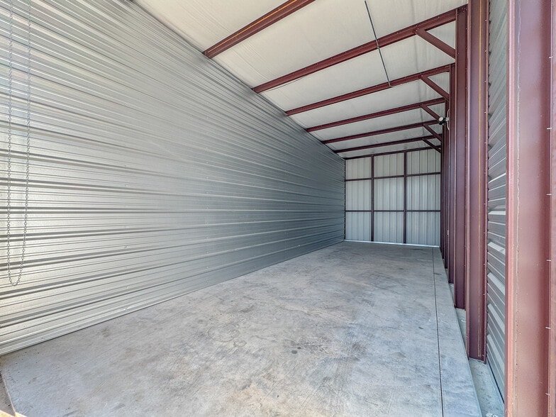 More Photos Of 50 Voss Ln, Huntingdon Self Storage For Sale