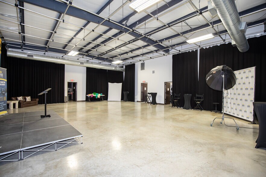 More Photos Of 1145 Butler Rd, League City Office For Sale