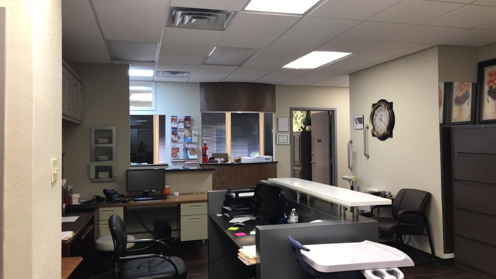 More Photos Of 1010 E Wheatland Rd, Duncanville Medical For Lease