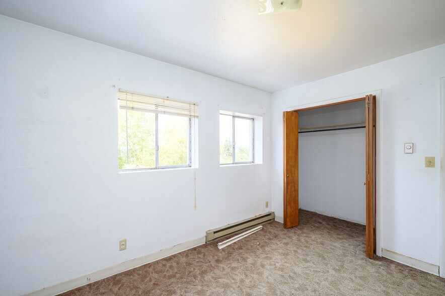 More Photos Of 229 E Monroe St, Carlton Apartments For Sale
