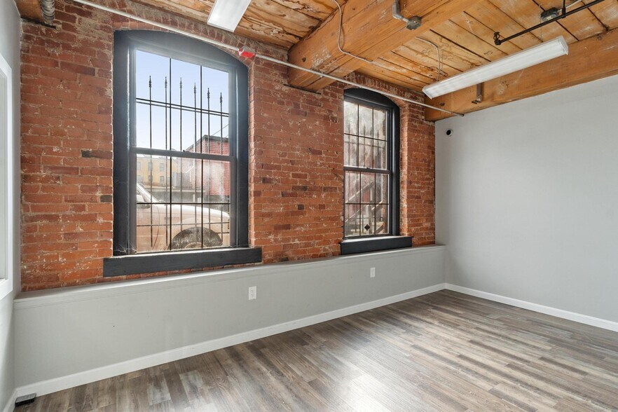 More Photos Of 65 Water St, Worcester Loft Creative Space For Sale