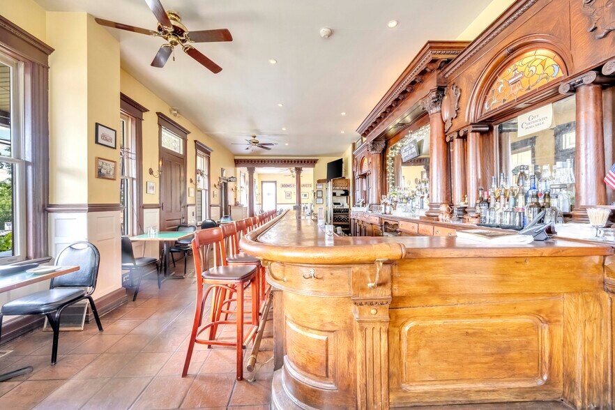 More Photos Of 5881 Sullivan Trl, Nazareth General Retail For Sale