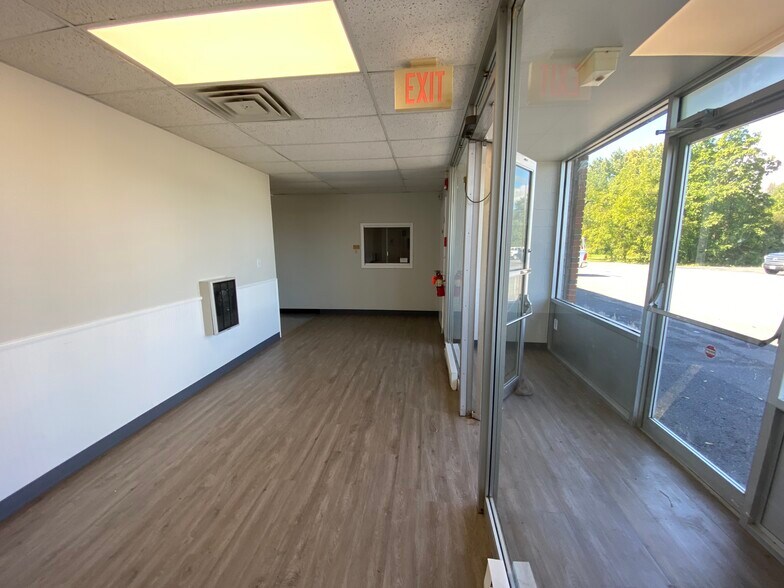 More Photos Of 314 Lakeside Rd, Solvay Light Distribution For Sale