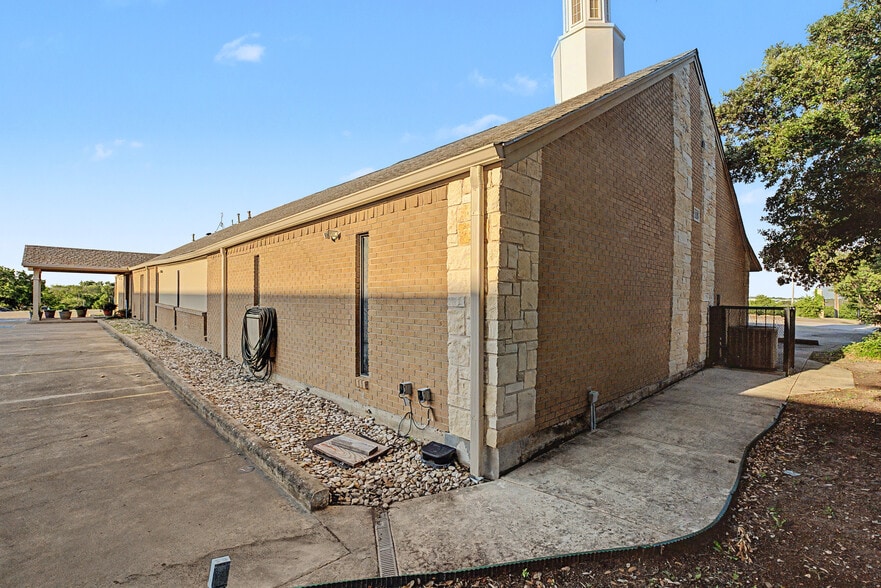 More Photos Of 2111 Skyline Dr, Mesquite Religious Facility For Sale