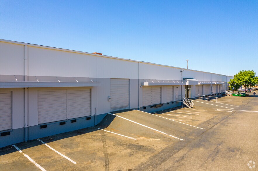 More Photos Of 3315 NW 26th Ave, Portland Unknown For Lease