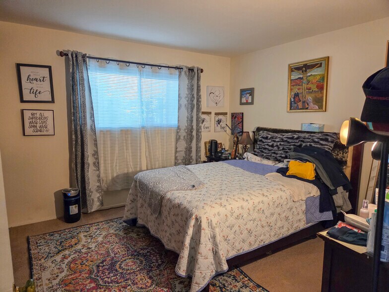More Photos Of 1562 Sir Francis Drake Blvd, San Anselmo Multifamily For Sale
