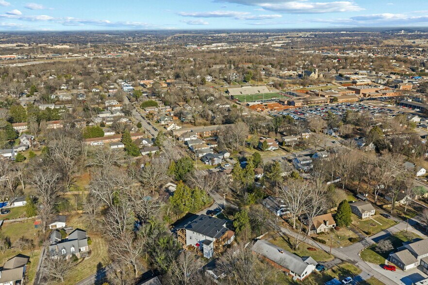 More Photos Of 301 S Magnolia St, Maryville Apartments For Sale